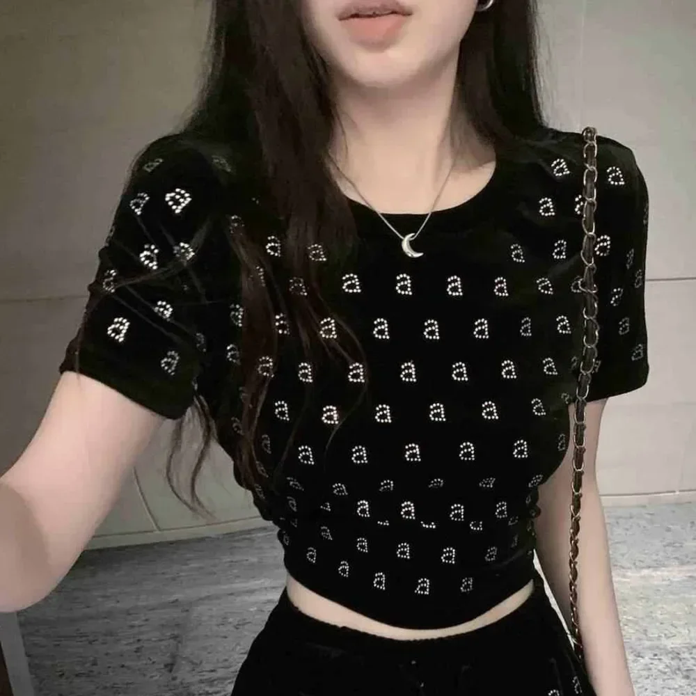 2024 New Velvet Two-piece Set with Foreign Style Heavy Industry Hot Diamond Short Sleeved Top and Casual Pants Set Design Sense