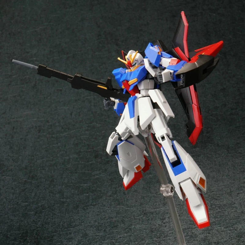 Bandai Gundam Model Kit HG 1/144 MSZ-006 Zeta Gundam U.C.0088
