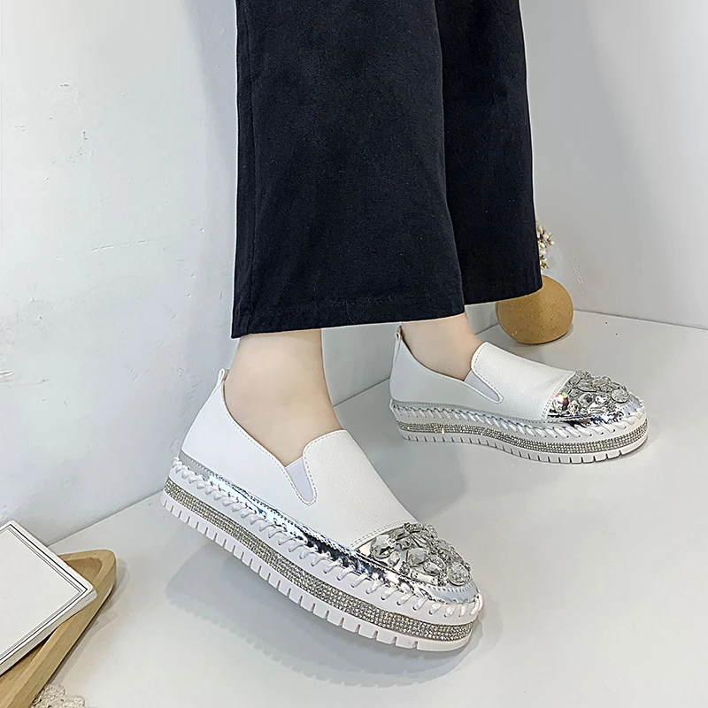 

BCEBYL New Fashion Women's Spring Autumn Popular Rhinestone Flat Loafers Casual Thick Sole Sneakers Zapatos De Mujer