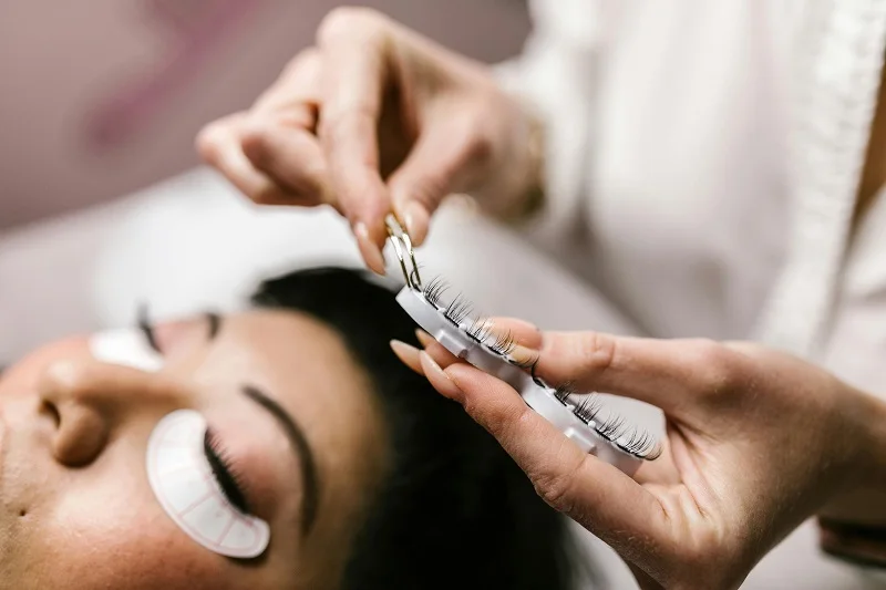 How to Remove Eyelash Extensions At Home