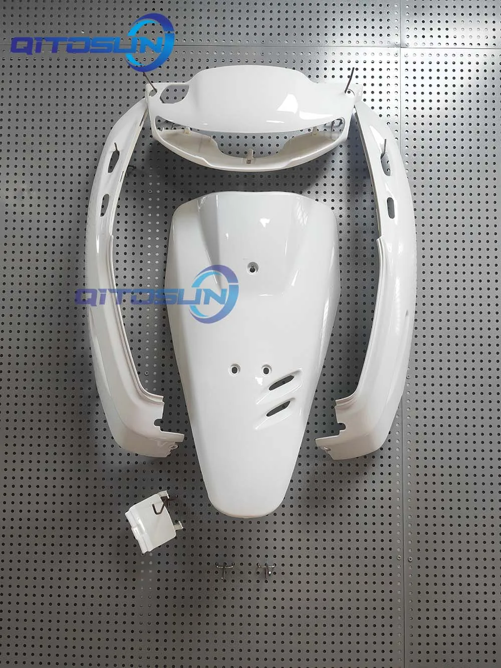 AF28(disc) White