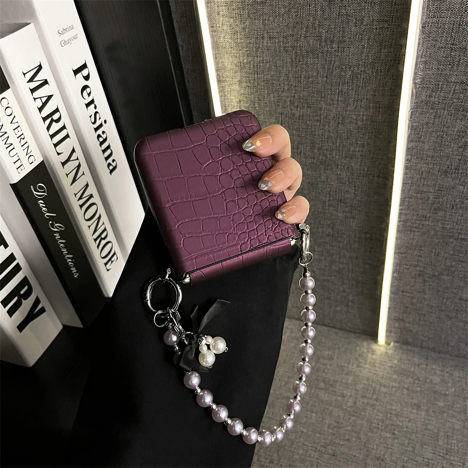 Korean Purple Crack Texture Phone Case with Bow Pearl Bracelet - Stylish Back Cover