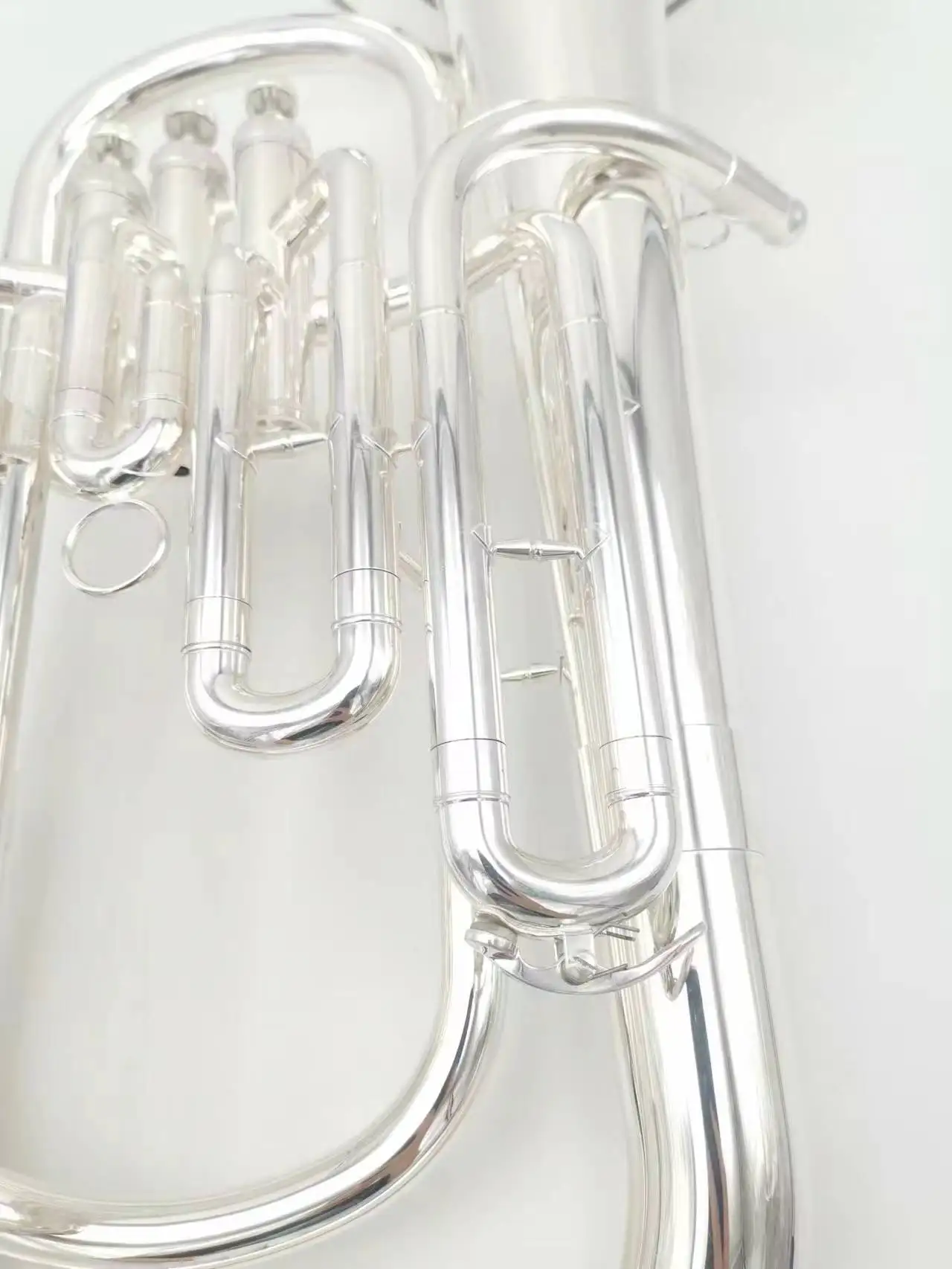 Santachi Ken tenor tenor horn/upper bass tuba hug horn flat B flat orchestra performed professionally