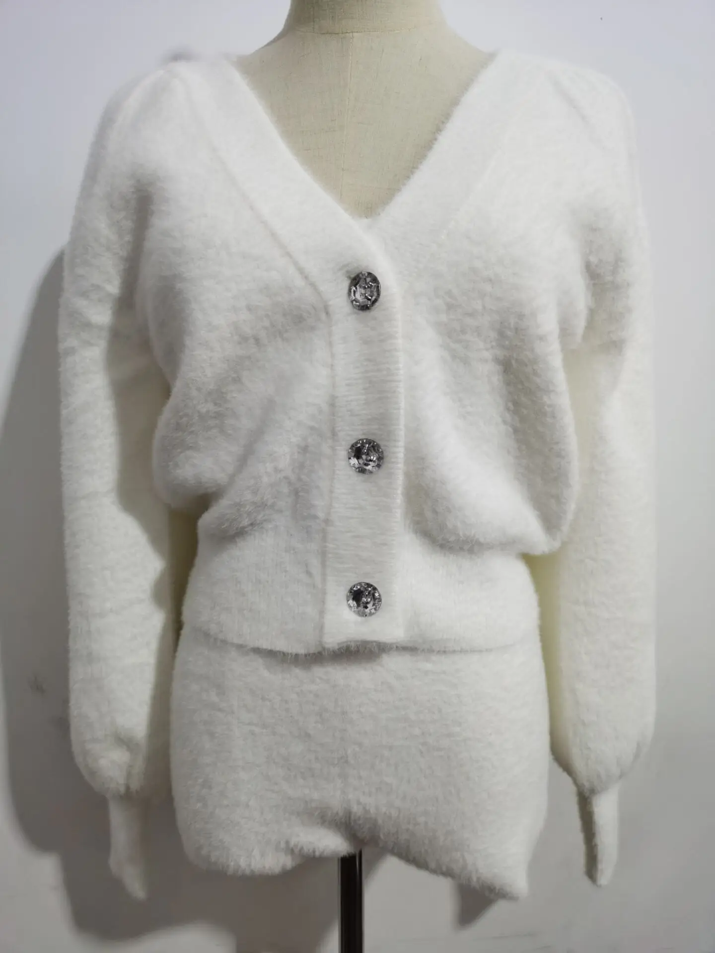セオドリックディ THEODORIC.dy Shaggy Random Button Cardigan （OFF WHITE） Off-White™ - Moon Varsity Knit Cardigan | HBX - Globally