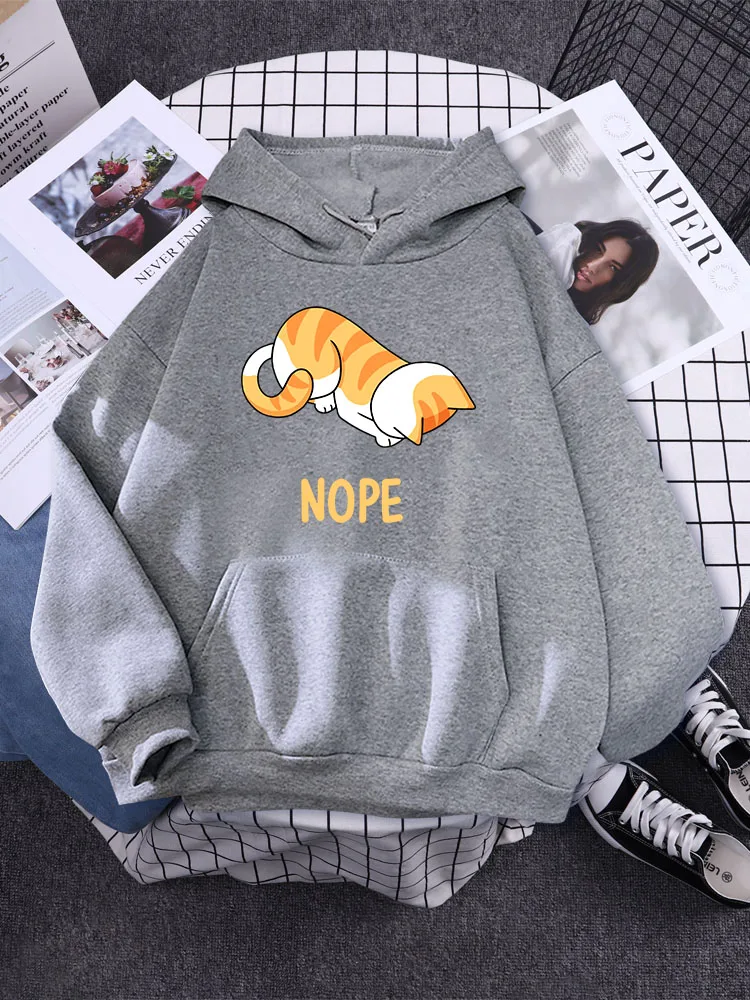 

The little orange cat bows his head and refuses Cartoon Women Hoodie Outdoor Soft Outerwear Outdoor Sweat Street Sweatshirt