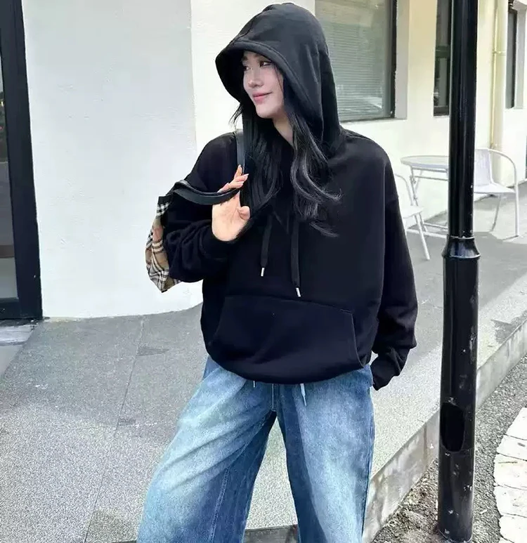 Frühlingsneues Kapuzen-Sweatshirt mit Kordelzug für Damen, lässiger, lockerer Schnitt, vielseitiger Sport- und Fitness-Mantel. – Detail 4