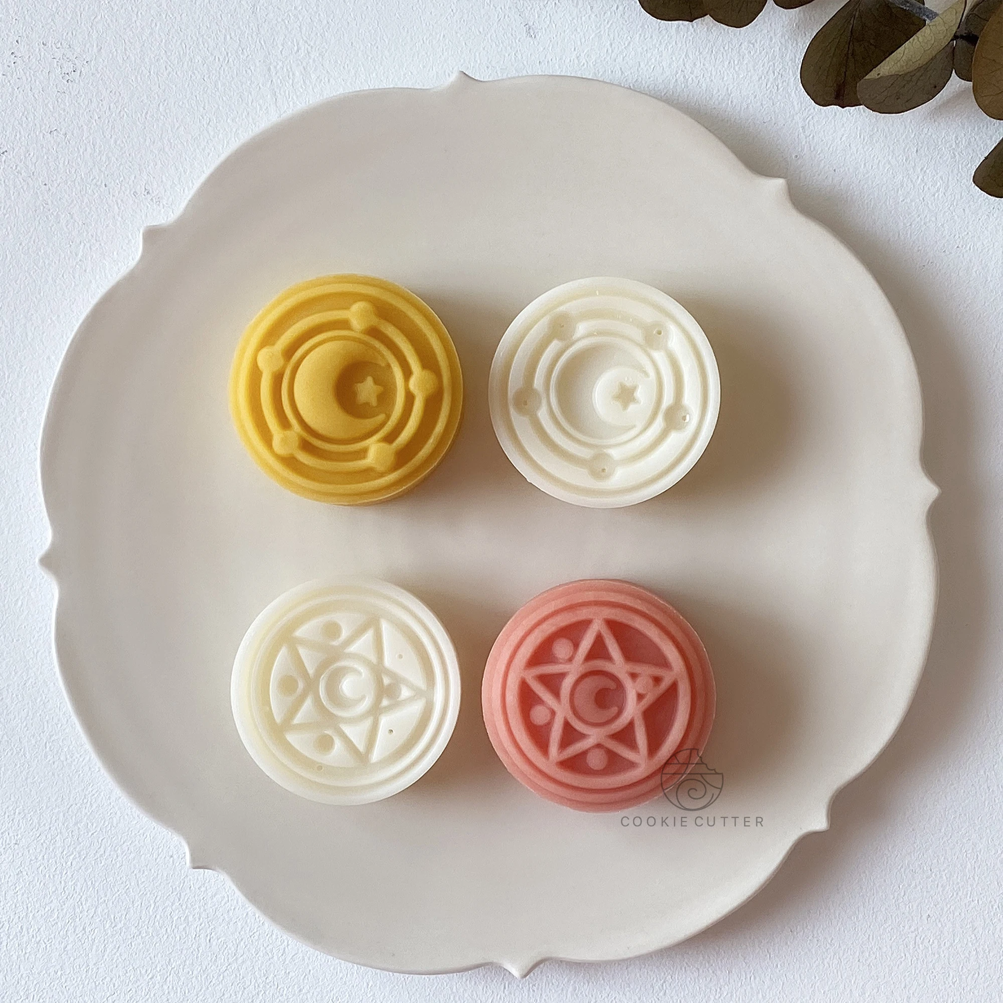 

2Pcs/Set 50g Mid-Autumn Mooncake Hand Pressed Mold Cartoon Moon Star Pattern Cookie Pastry Stamp Homemade Pineapple Cake Tools