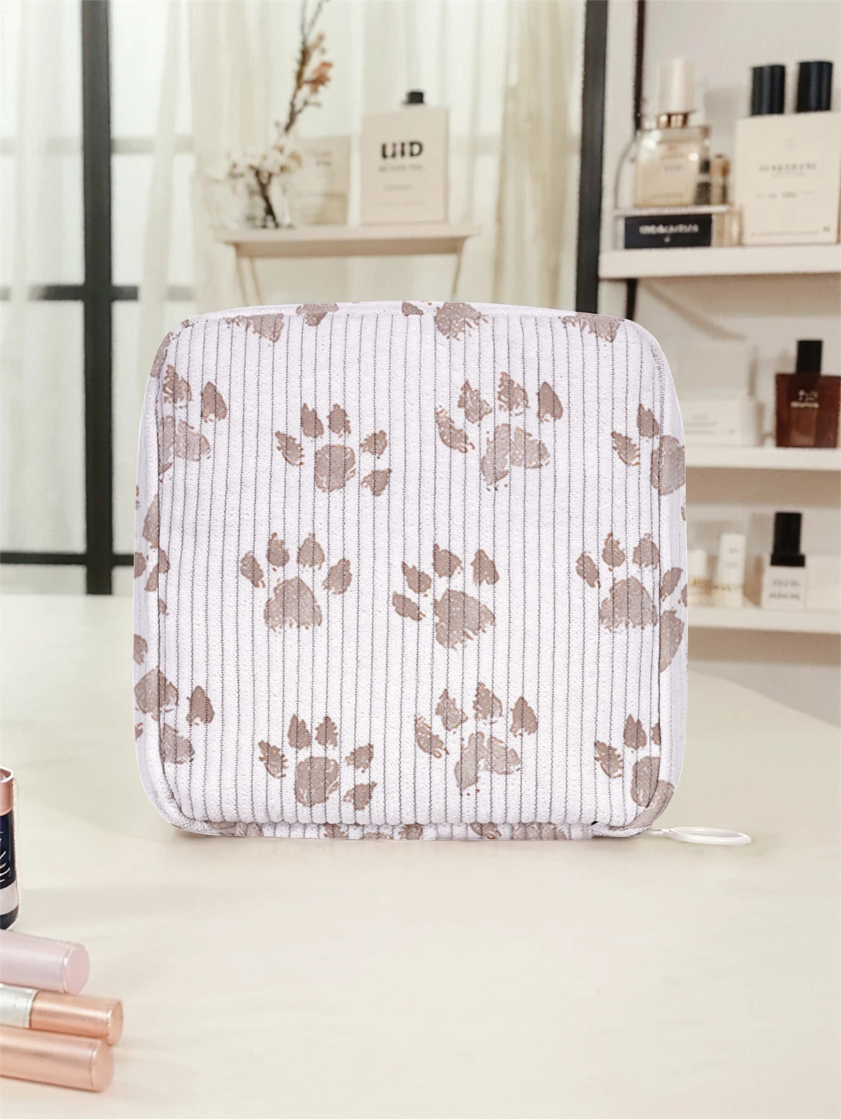 Claw print pattern printed sanitary napkin storage bag, women's lightweight tissue bag, sanitary tissue bag
