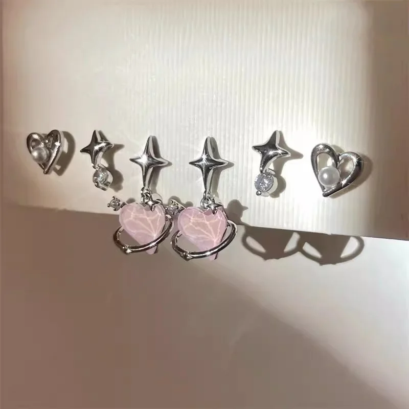 

3 Pairs Korean Light Luxury Fashionable Versatile Stars Love Earrings Design Sense Young Girl Fresh Sweet Cool Ear Bone Earrings