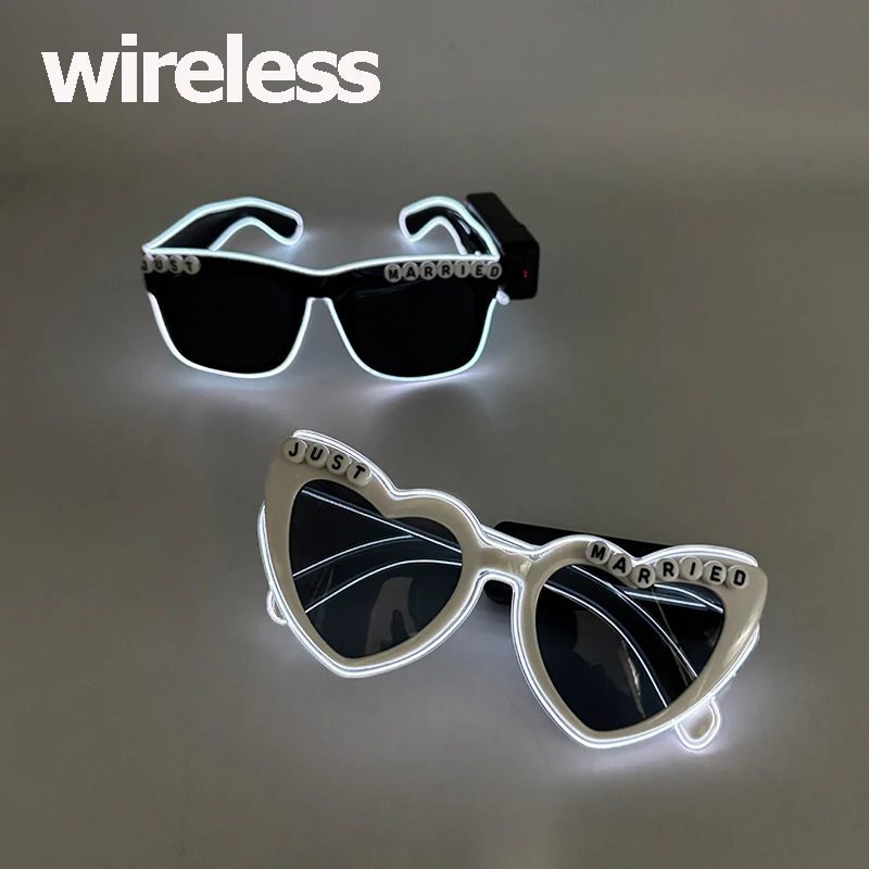 Drahtlose LED Just Married Brille Hochzeit Brautparty Gefälligkeiten Braut Brillen Set EL Herzförmige Sonnenbrille für Liebhaber Paare