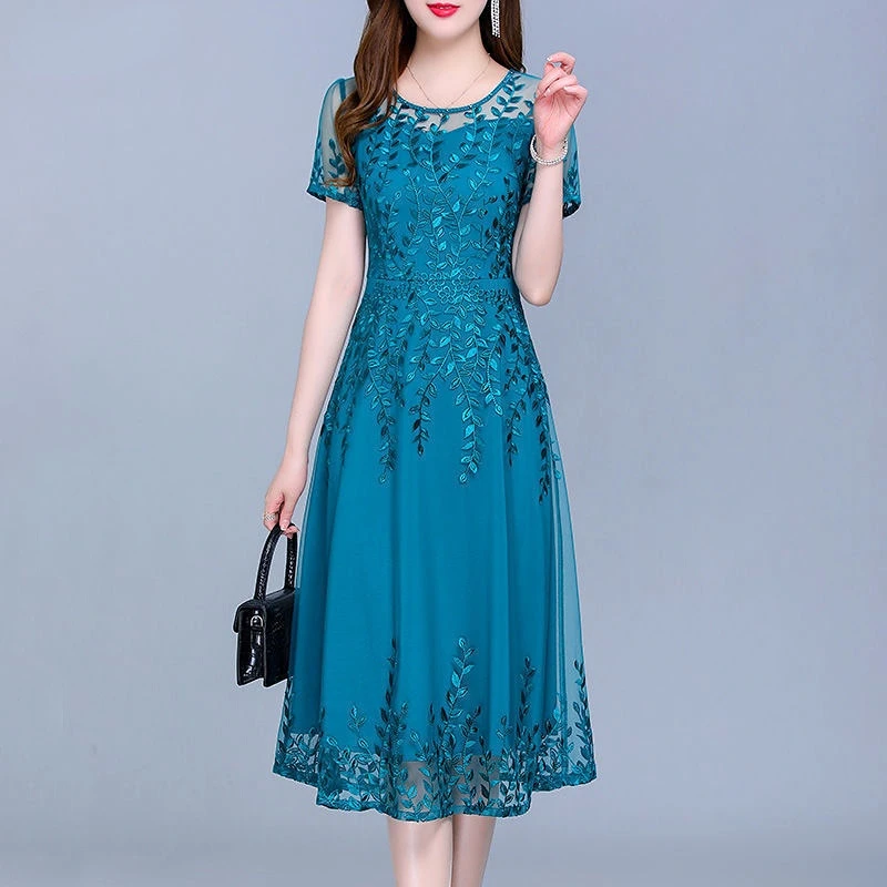 Retro Slim Summer Dress Round Neck Solid Color Temperament Dress Embroidery Pattern Casual Women's Over-Knee Dress for Women