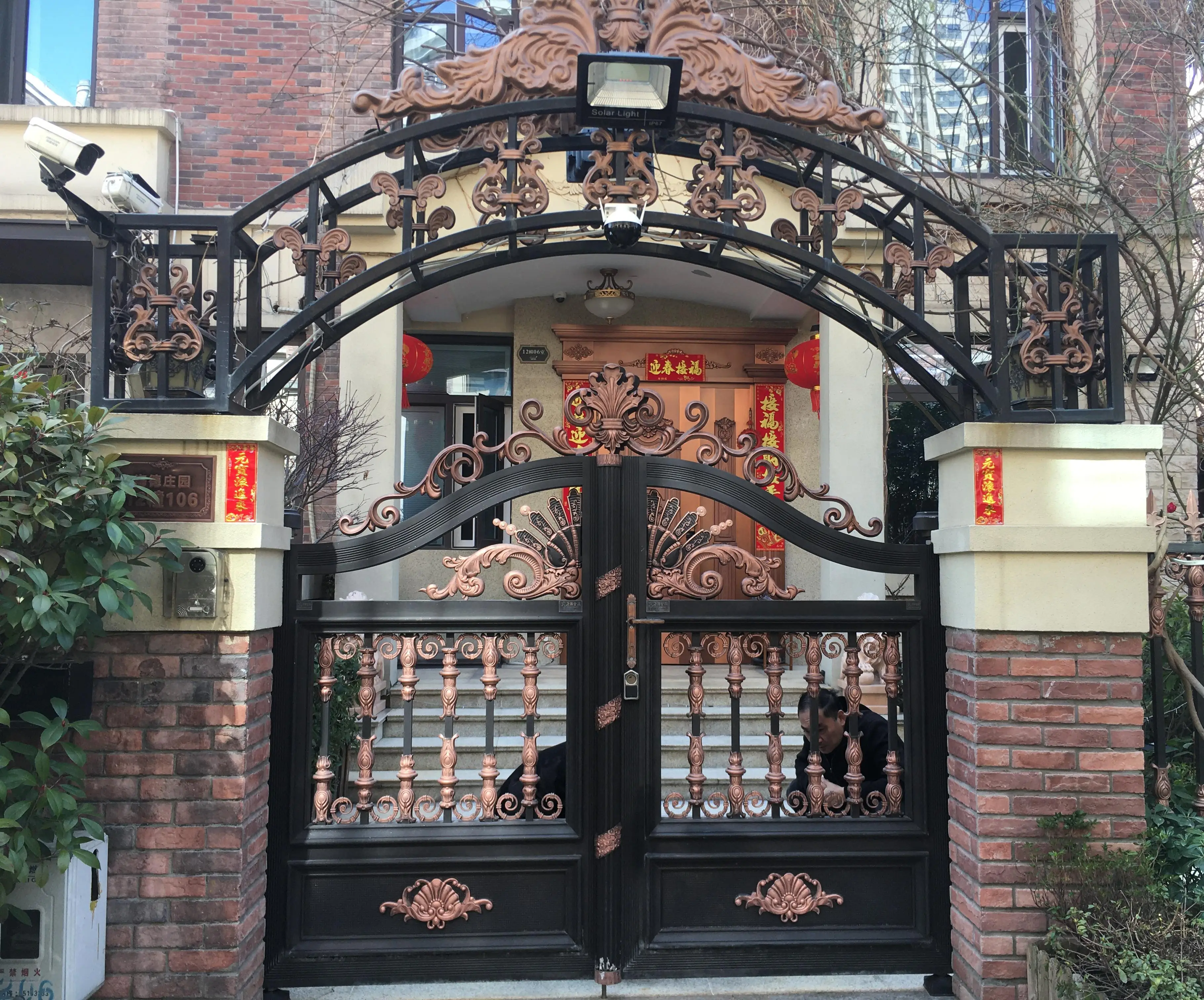 European Aluminum Courtyard Door Villa Elegant Modern Wrought Iron Gate Design For Garden House Door