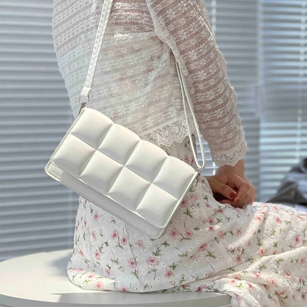 Simple Small Square Chocolate Bag Women's Mobile Phone Purses Fashion Trendy Single Shoulder Crossbody Bag Daily Matching