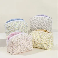 Floral Puffy Quilted Large Makeup Bag Travel Cosmetic Pouch Flower Printed Storage Organizer Makeup Accessory 2
