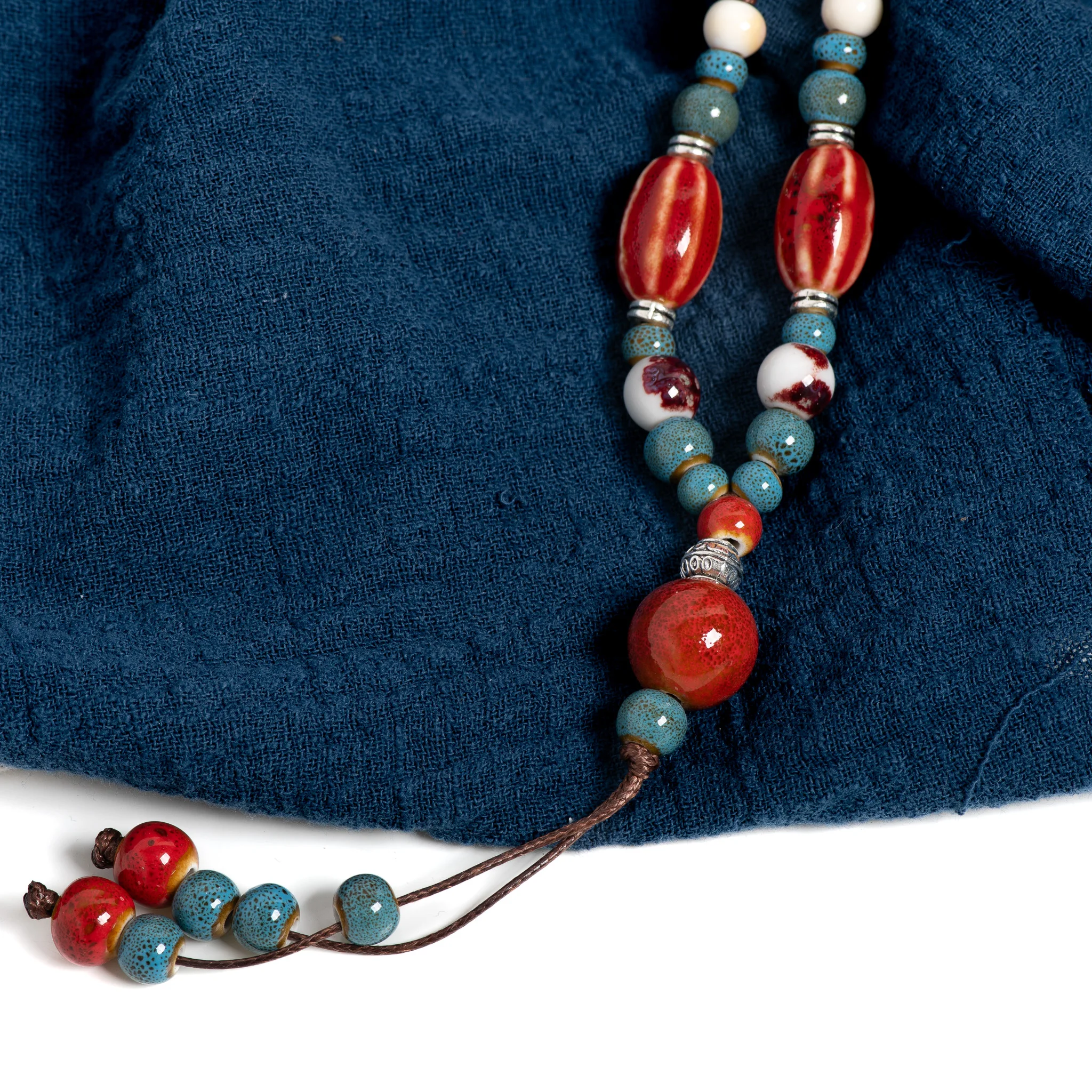 Handgefertigte rote lange Wassermelonen-Keramik-Halskette, Vintage-Anhänger, Schmuck, verstellbar, modisches Accessoire für Frauen, Geschenke 1115 – Detail 5