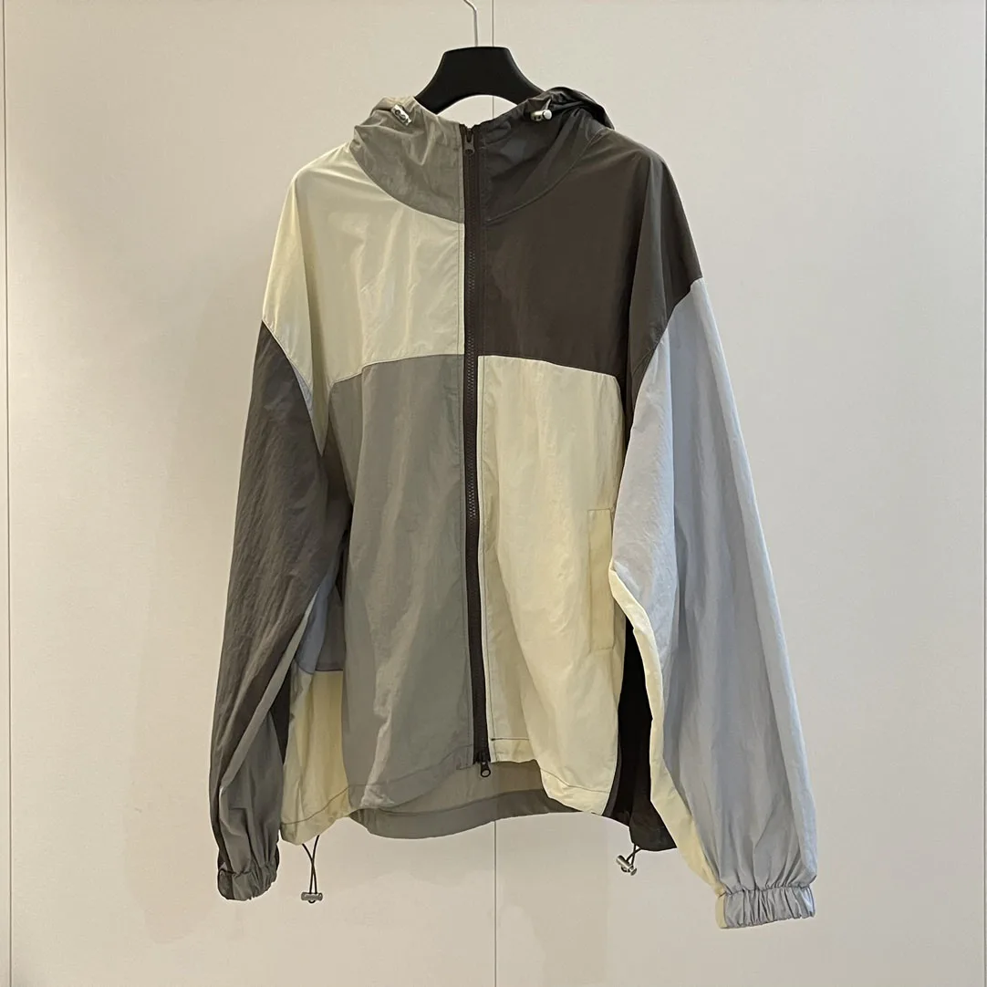 

2023 Retro handsome color contrast sunscreen coat loose silhouette version of the fabric light and breathable