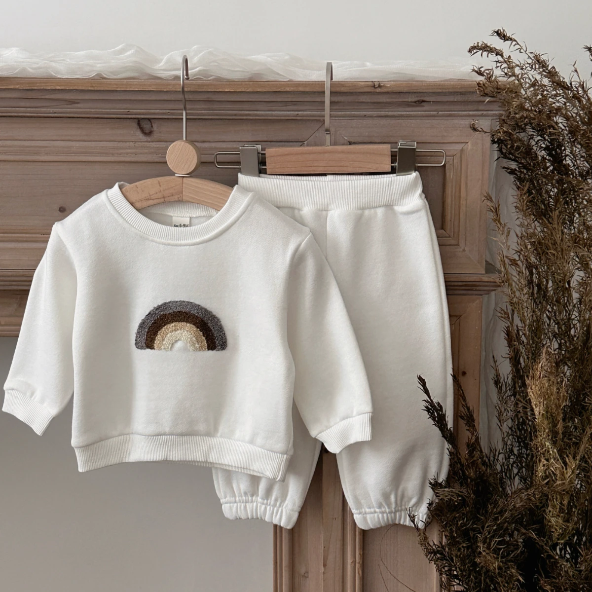Description Picture 4 of item2Pcs/set Winter New Plush Baby Clothes Outfits Rainbow Towel Embroidery Top+Solid Color Long Pants Newborn Set Toddler Suits