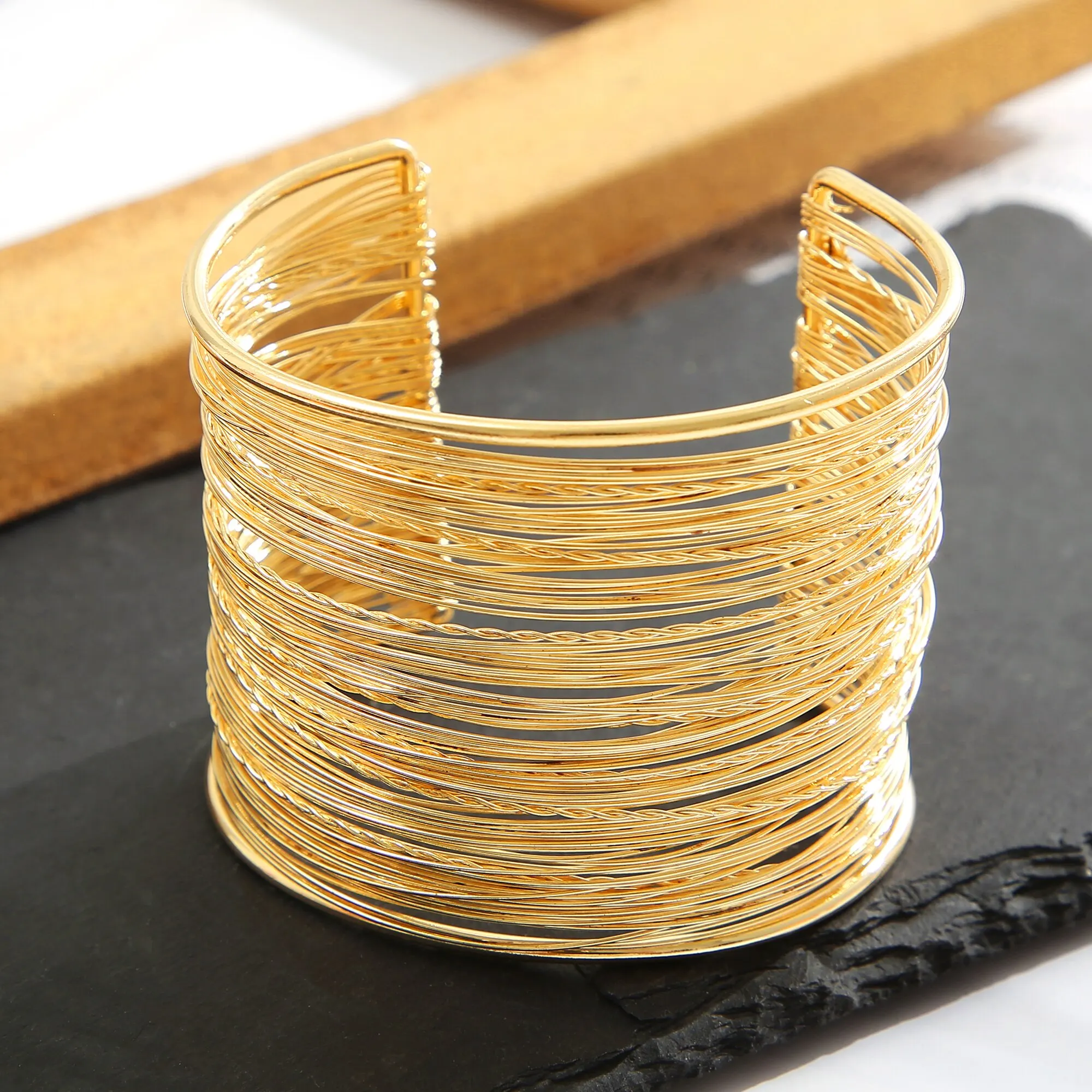 S54fd4912deee4ccbb1f8258f257c948fi Metal Style European and American Atmosphere Exaggerated Hip-hop Hemp Thread Gold-color Wire Gold-color Bracelet Mallzona
