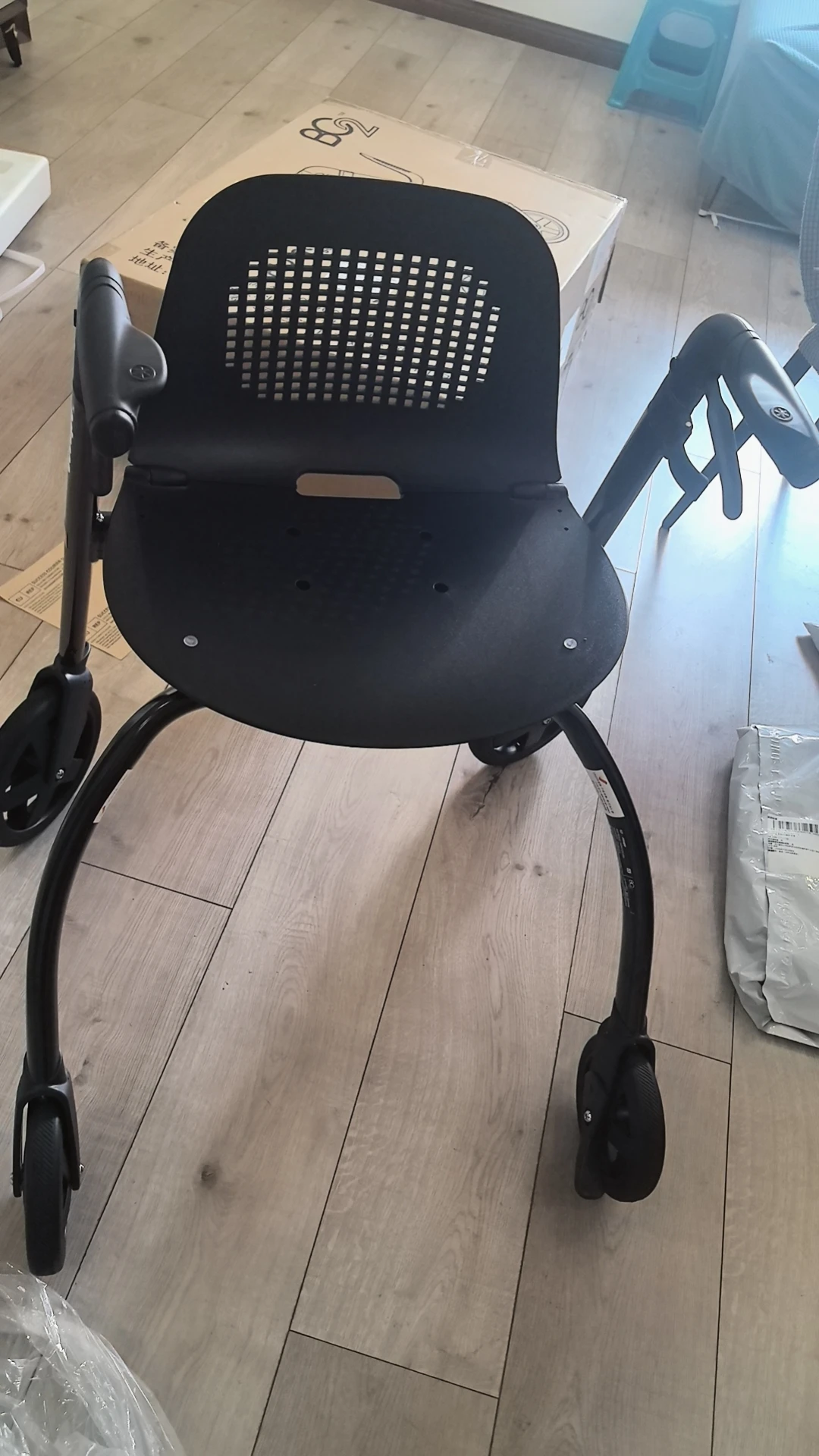 Elderly walker, four-wheel crutch stool, walking aid, multi-functional lightweight folding trolley 6