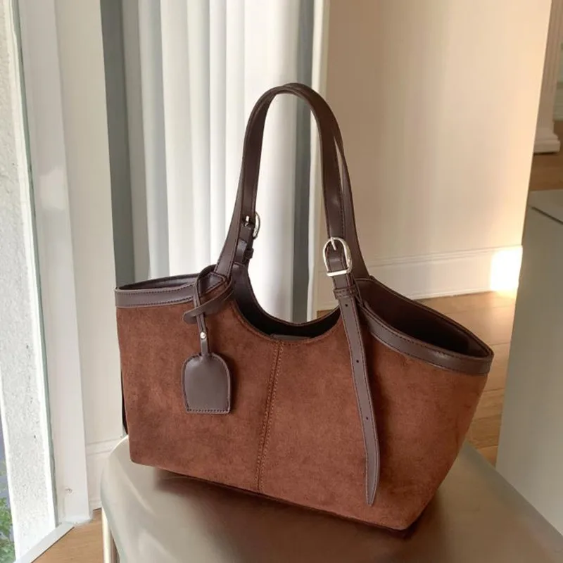 Autumn Winter Vintage Faux Suede Women Bag 2025 New Large Capacity Commuter Handbags Female Casual Shoulder Bags