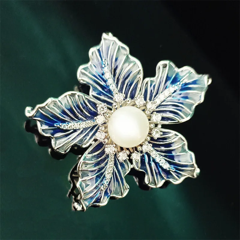 

Small Fragrant Style Enamel Painted Camellia Flower Natural Freshwater Pearl Brooch Sweater Chain Pendant Dual Purpose Coat Pin