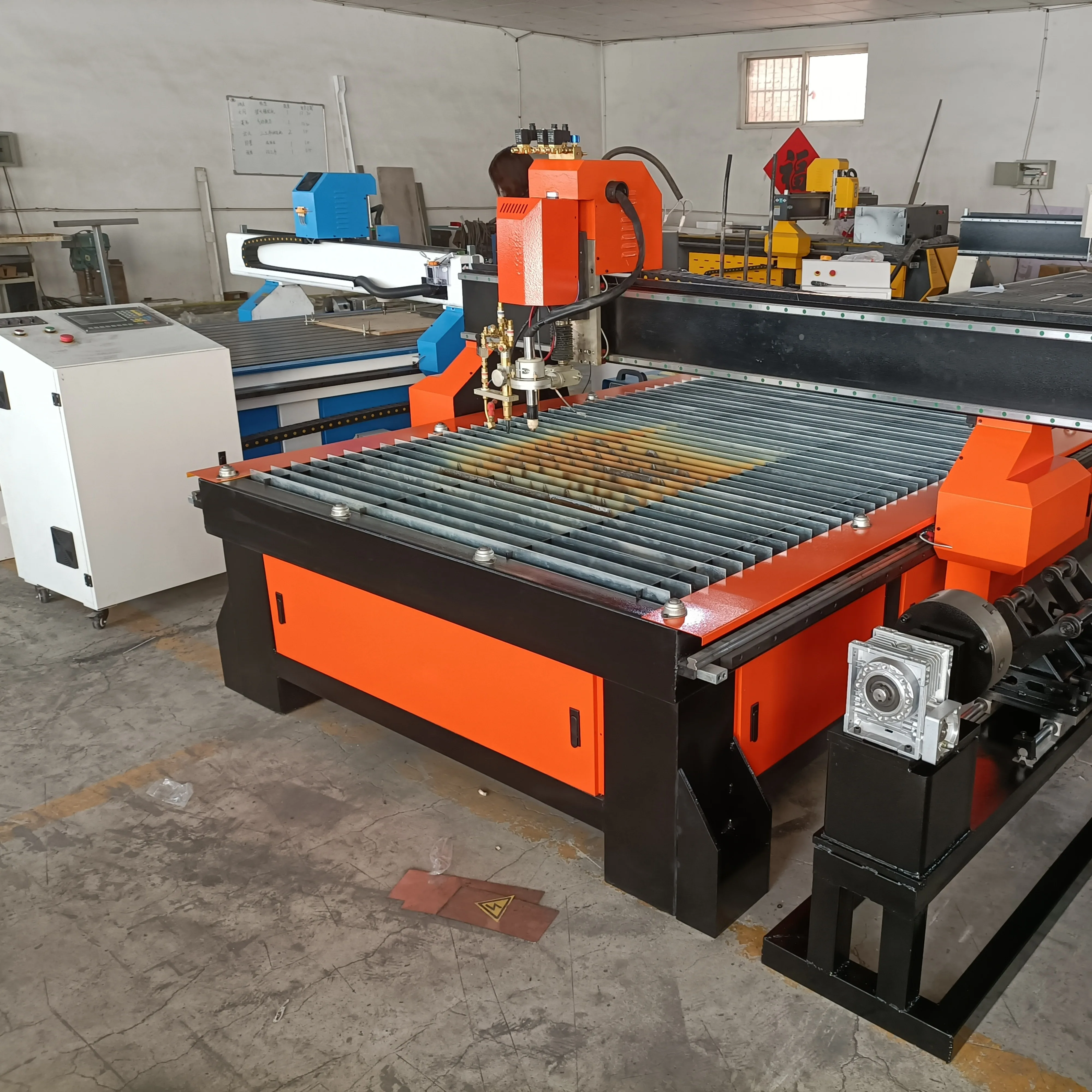 jinan cheap cnc plasma cutter 1325 1530 1560 cnc plasma cutting machine fiber laser cnc plasma cutting tables with low cost 3