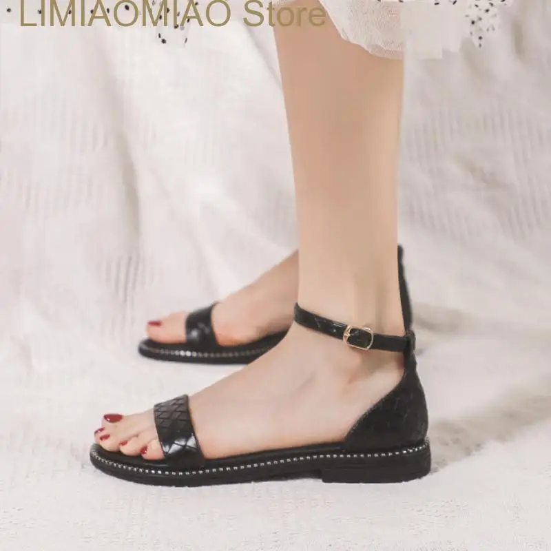 New Women Sandals Bohemia Style Summer Shoes for Women Flat Sandals Beach Shoes Flowers Flip Flops