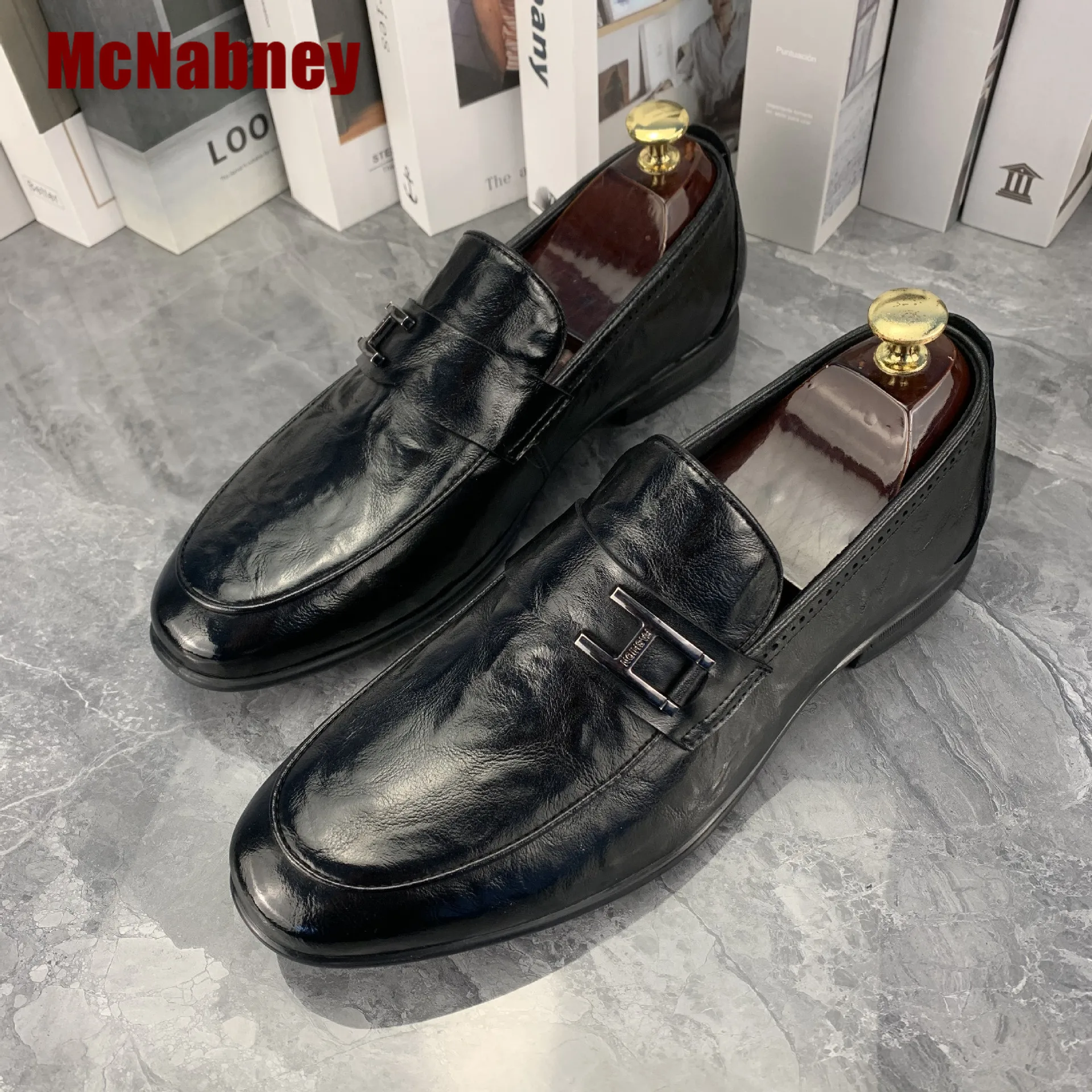 

Gentleman British Style Cowhide Casual Soft Soled Leather Shoes Bussiness Dress Shoes Black and Brown Shoes Comfortable Loafers