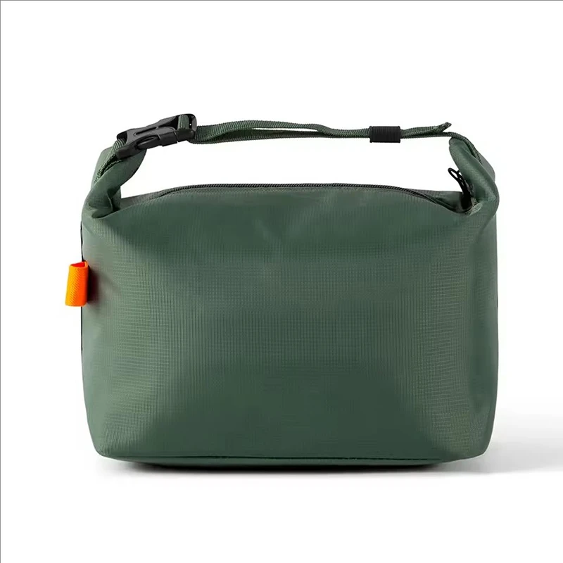 Stylish and Practical Insulated Lunch Bag with Spacious Capacity