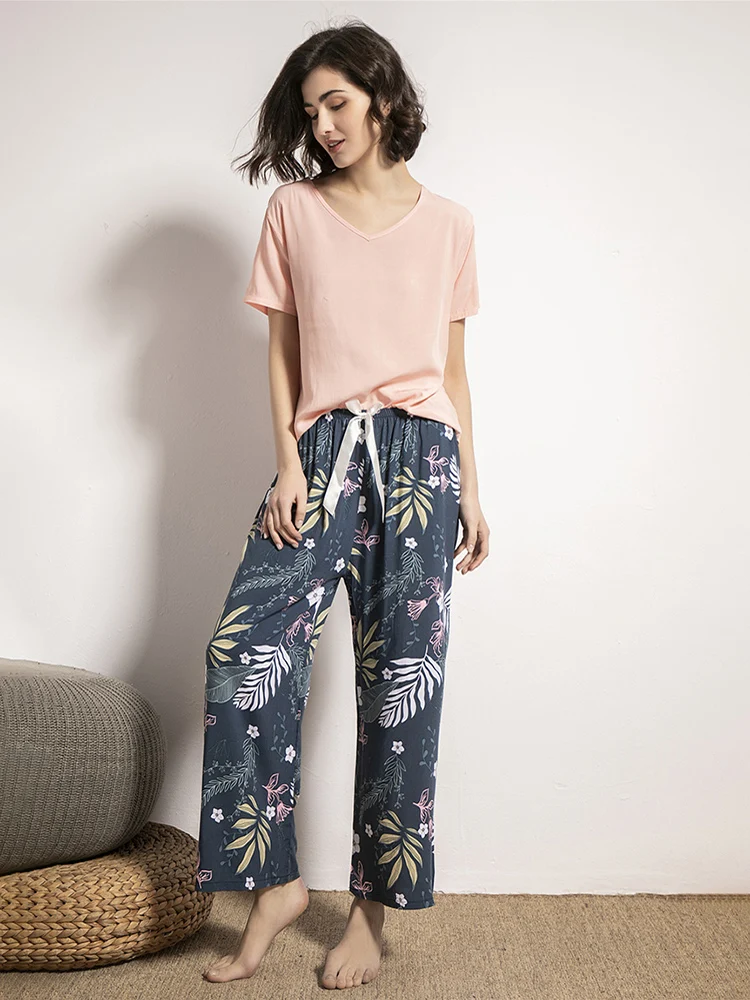 Women Summer V-neck Big Leaf Printed Pajamas Suit Cotton Silk Simple Style Loose Soft Homewear,women pajamas set,women pajama suit,cotton pajamas set