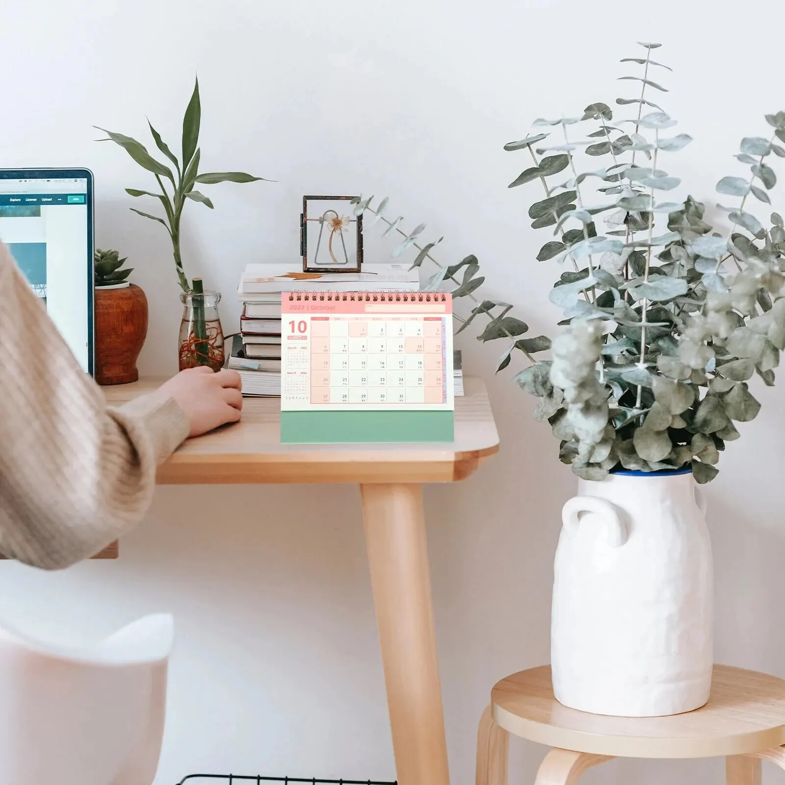 Desk Calendar Decorative Office Standing Paper Home Student Accessories