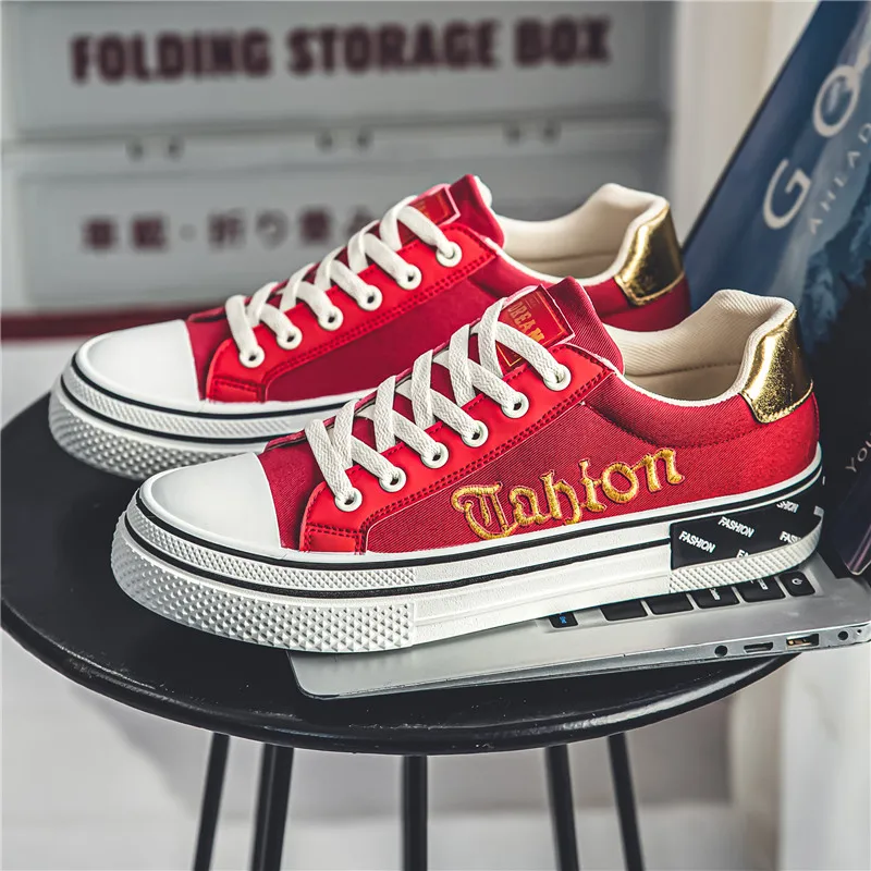 

HKDQ Hot Red Vulcanized Sneakers For Man Fashion Breathable Men's Canvas Shoes Classic Flat Casual Skate Sneakers Men Plimsolls