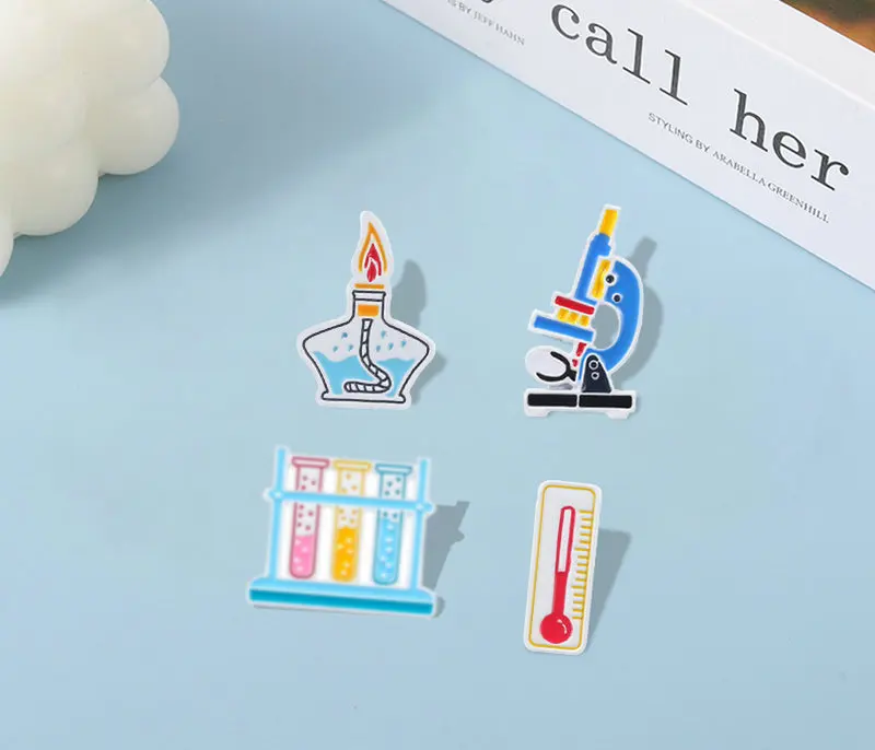 

Pin Custom Microscope Brooches Bag Clothes Lapel Pin Chemistry Badge Erlenmeyer Flask Jewelry Gift Kids Magic Science Enamel