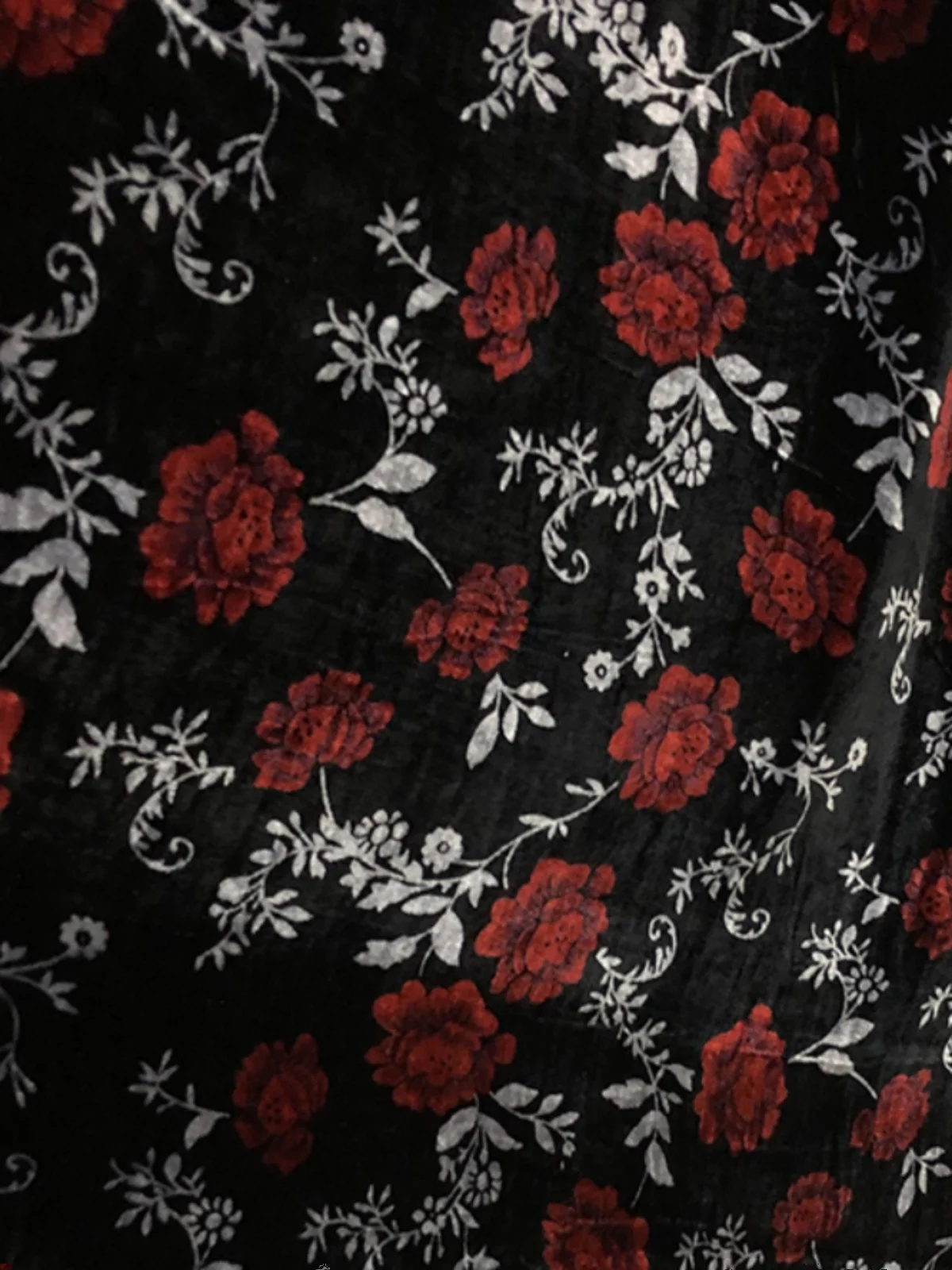 

High Quality Real Silk Gold Velvet Fashion Black Bottomed Red Flower Warp-Knitted Fabric Dress Cheongsam Qipao Cloth