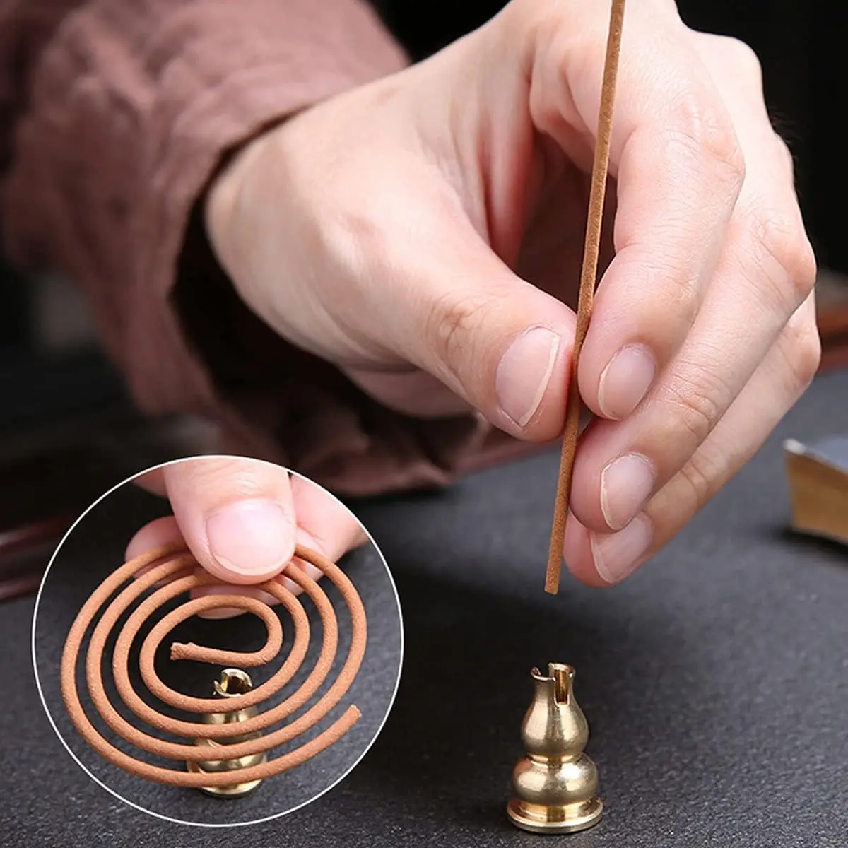 Porta incenso in ceramica fatto a mano, decorazione artistica per la casa. Piccolo bruciatore di incenso con 10 grandi coni di incenso. Idea regalo di Natale. Design adorabile. - Italia