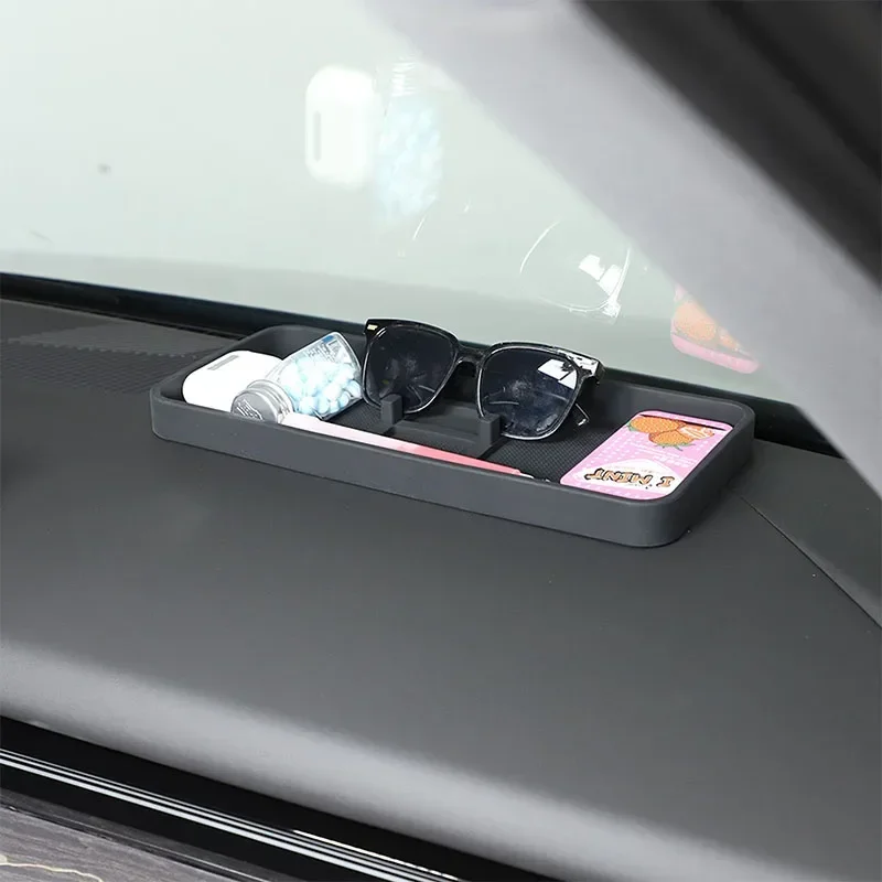 

For BMW 5 Series G60 G61 G68 24 Silica Gel Black Car Dashboard Multi-function Storage Mobile Phone Anti-slip Mat Car Accessories