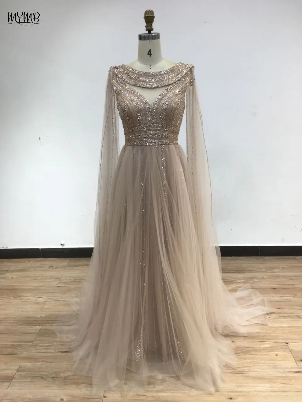 MYMB Arabisch Gold A-Linie Maßgeschneiderte Promi-Abendkleider mit Cape-Ärmeln Glitzer Pailletten Tüll Hochzeitskleid DKN3114 – Detail 3