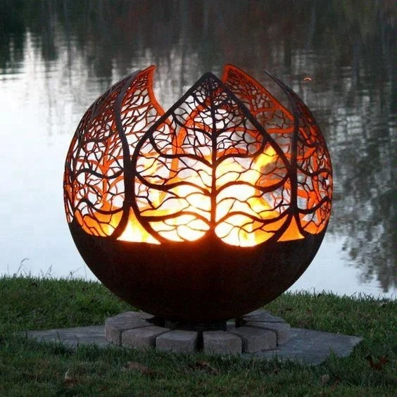 Boule en acier de jardin en métal de sphère creuse de sculpture en Corten  de modèle de grand coeur