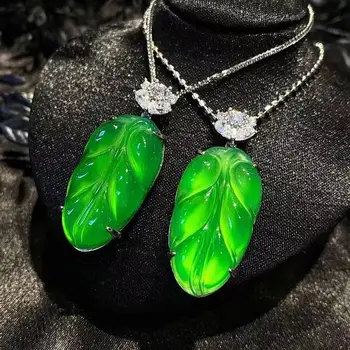 New silver-plated chalcedony green pendant, high ice gold branches and jade leaves, emperor green jadeite jade sweater