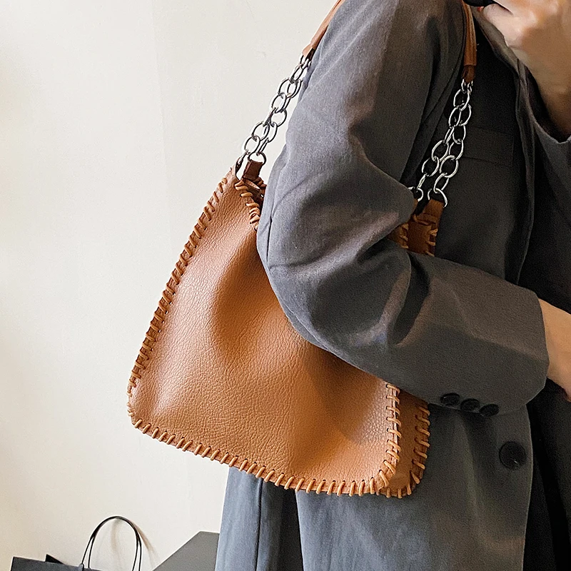 Autumn/winter Niche Design Bag 2022 New Women's Bag Hot Shoulder Bag High Quality Handbag Tote