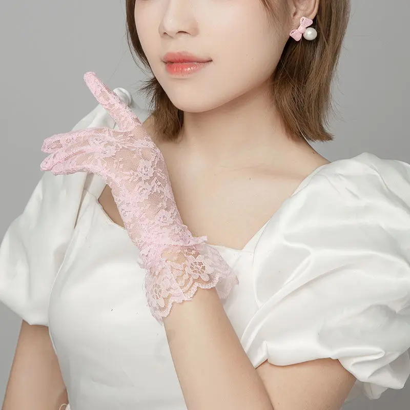 Women's Vintage Short Lace Gloves Elegant Lady Party Wrist Length Floral Gloves for Dinner Fancy Costume Accessories Gloves