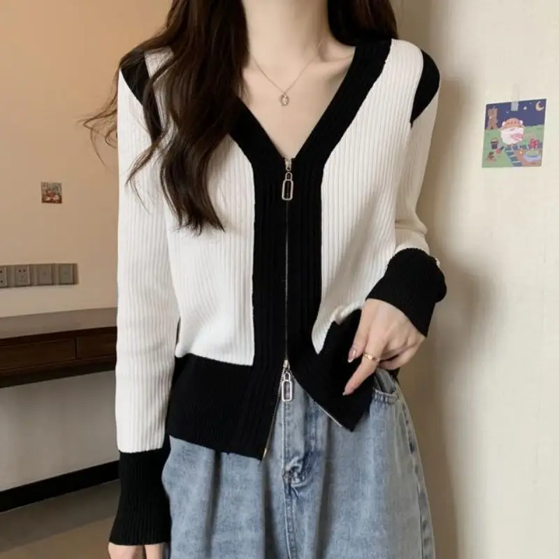 Fashion V-Neck Knitted Spliced Zipper Korean Cardigan Sweaters Women\'s Clothing 2022 Autumn New Loose Casual Tops All-match Coat