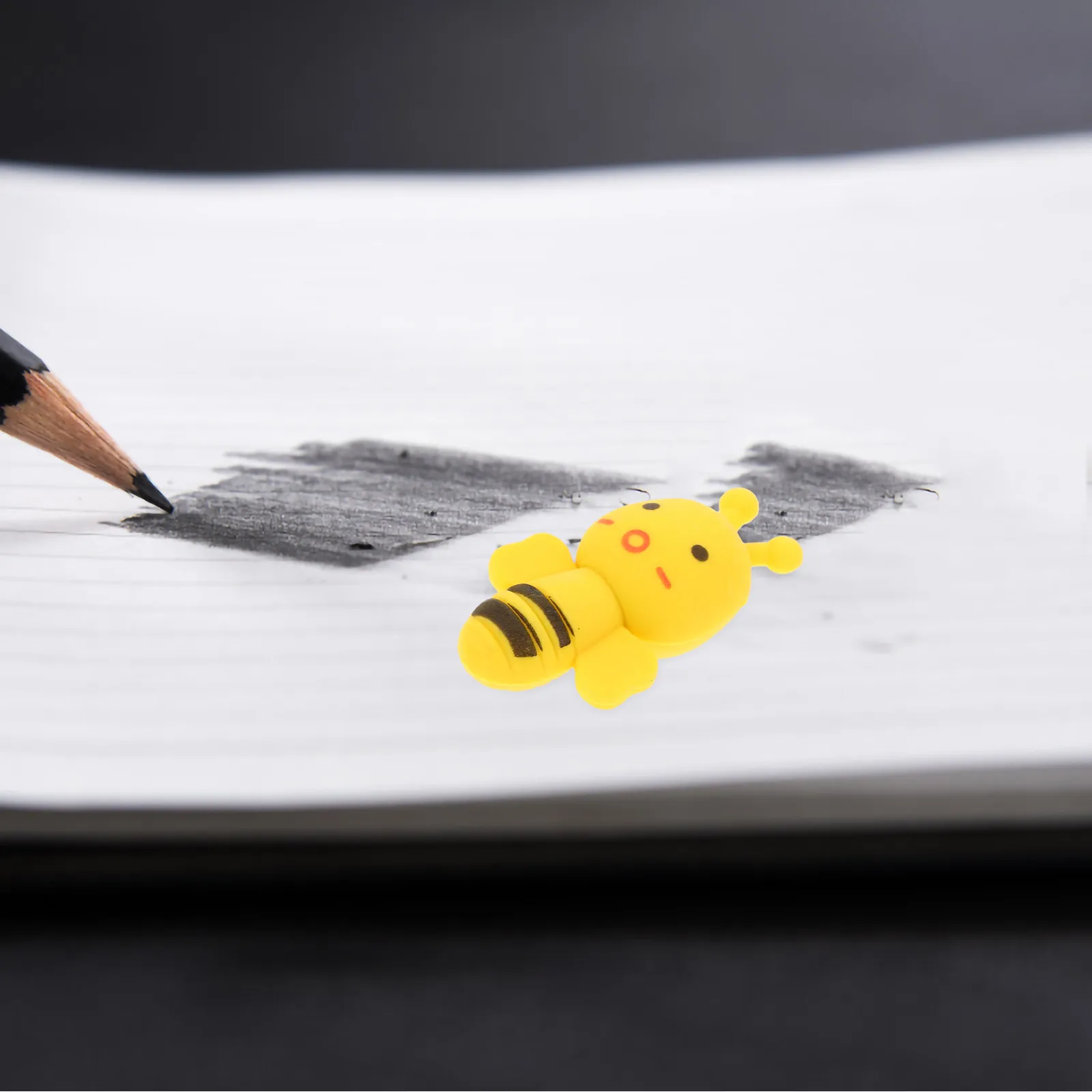 48개 귀여운 동물 지우개 꿀벌 테마 분리형 미니 지우개 깨끗한 지우기를 위한 작은 손에 적합한 학생용 보상용 미술용품