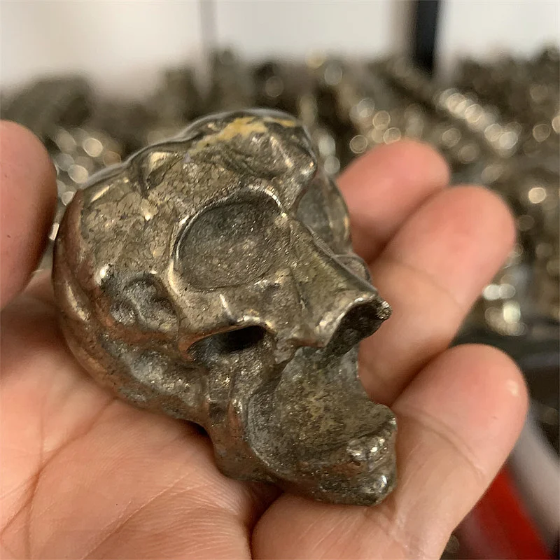 

Natural Pyrite Polished Crystal Skull Mineral Gems Ghost Head Carved Reiki Healing Gift Crafts Feng Shui Home Decoration Stone