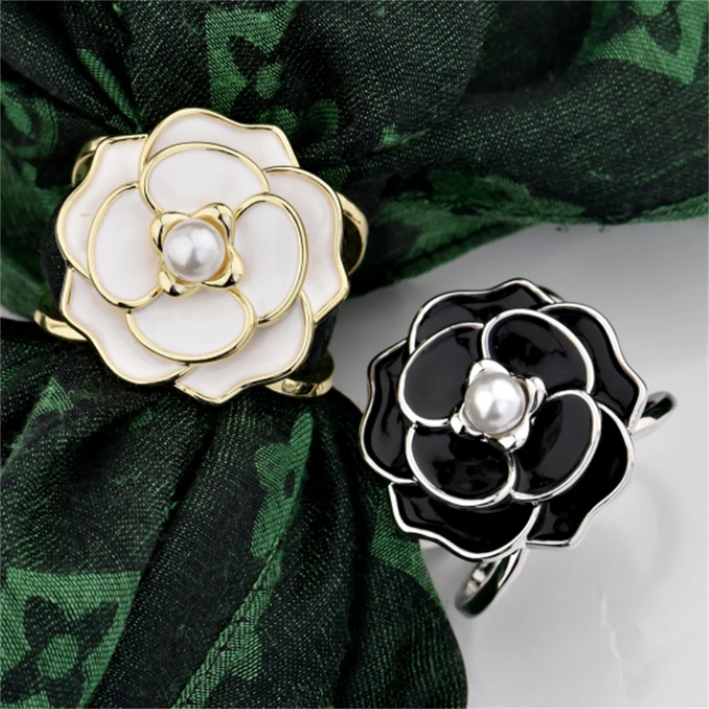 

Trendy Vintage Rhinestone Flower Scarf Buckle Pearl Crystal Scarf Ring Women Hollow Scarves Buckle Brooch Jewelry Accesories