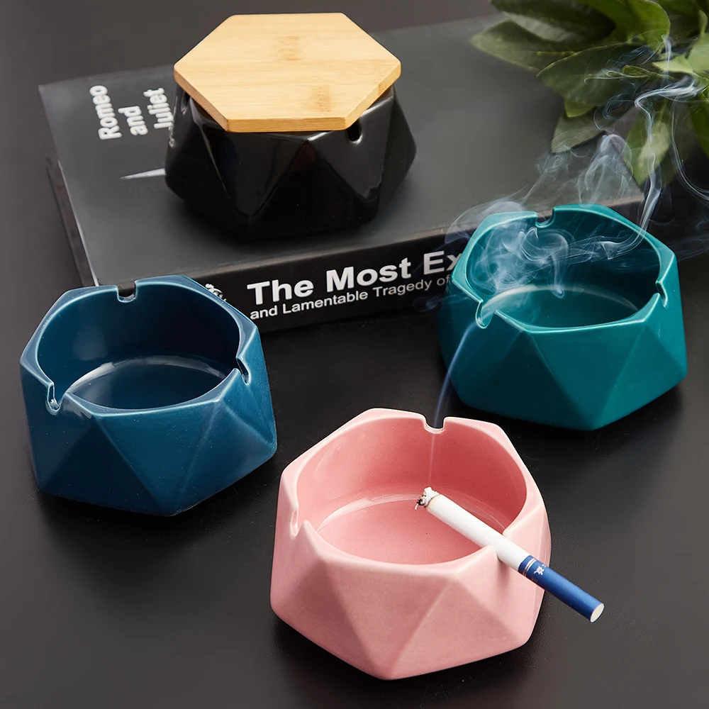 

Household gift ashtray, creative accessories, ashtray with cover, ceramics, household ashtray