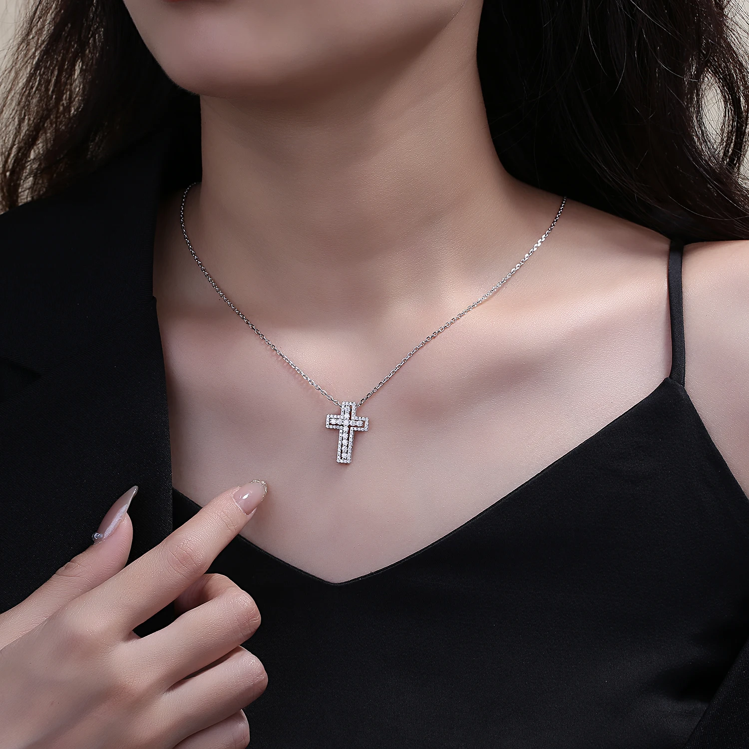 1 piece 925 silver 0.6 CT moissanite cross necklace classic simple pendant necklace gift girlfriend pendant necklace silver necklace moissanite necklace