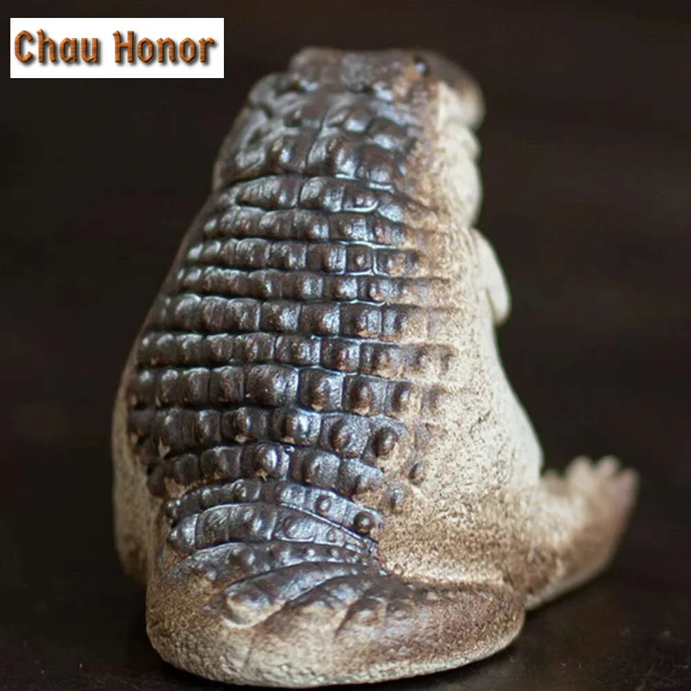 Chinese Yixing Handmade Sculpture Purple Clay Tea Pet Crocodile Model Ornaments Tea Figurine Toy Crafts Zisha Tea Set Decoration