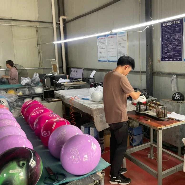 Durable USBC Standard professional glow House Bowling Balls Manufacturer with Favorable Price