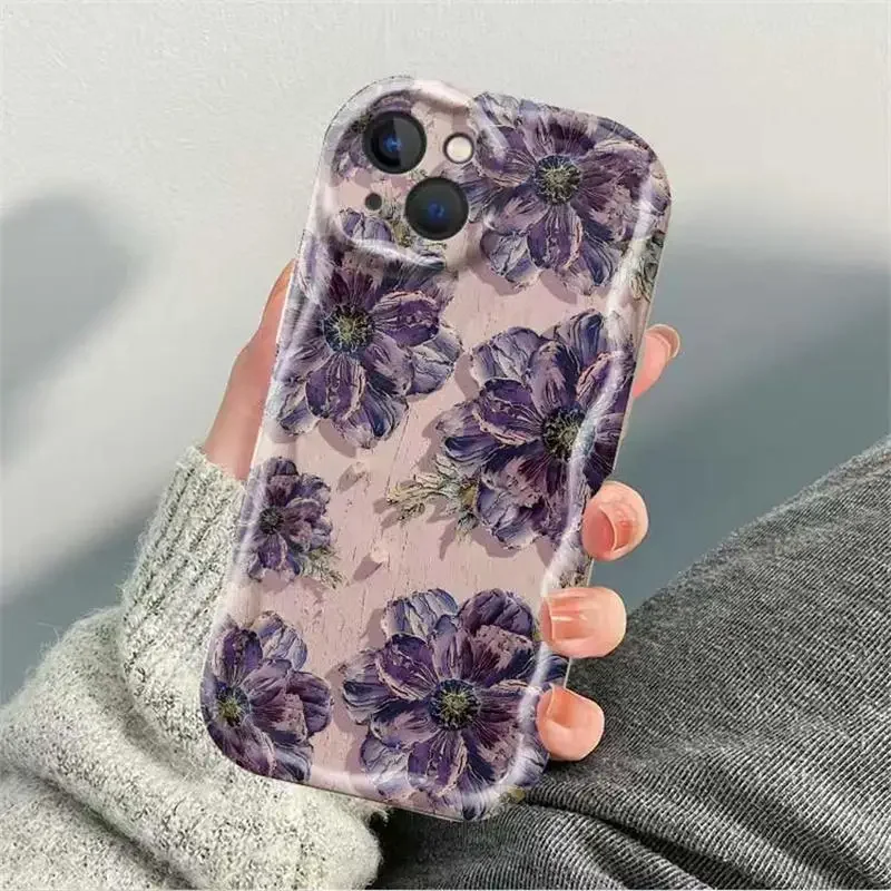 Cream Wavy Edge Floral Phone Case